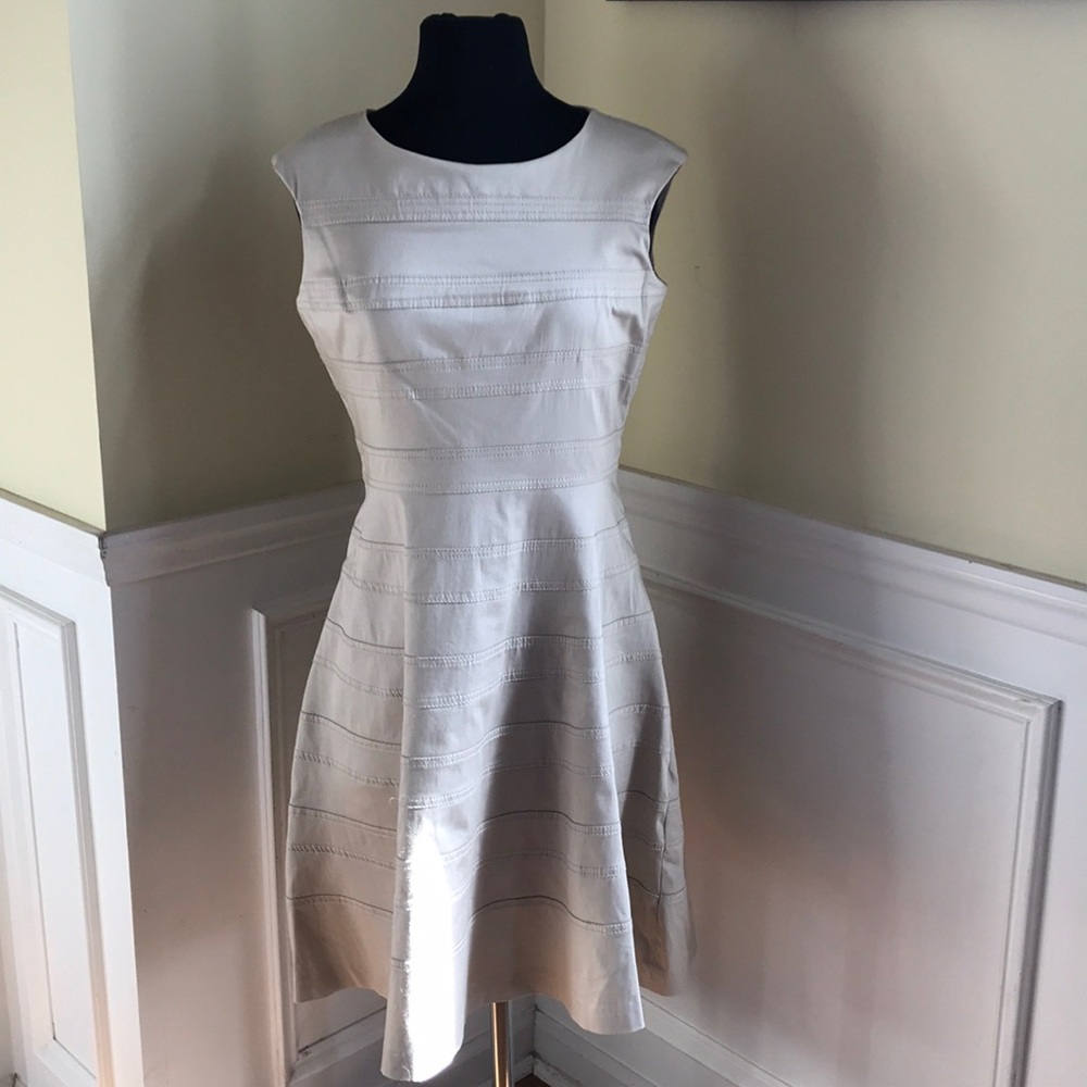 Khaki cotton dress looks amazing on size 6